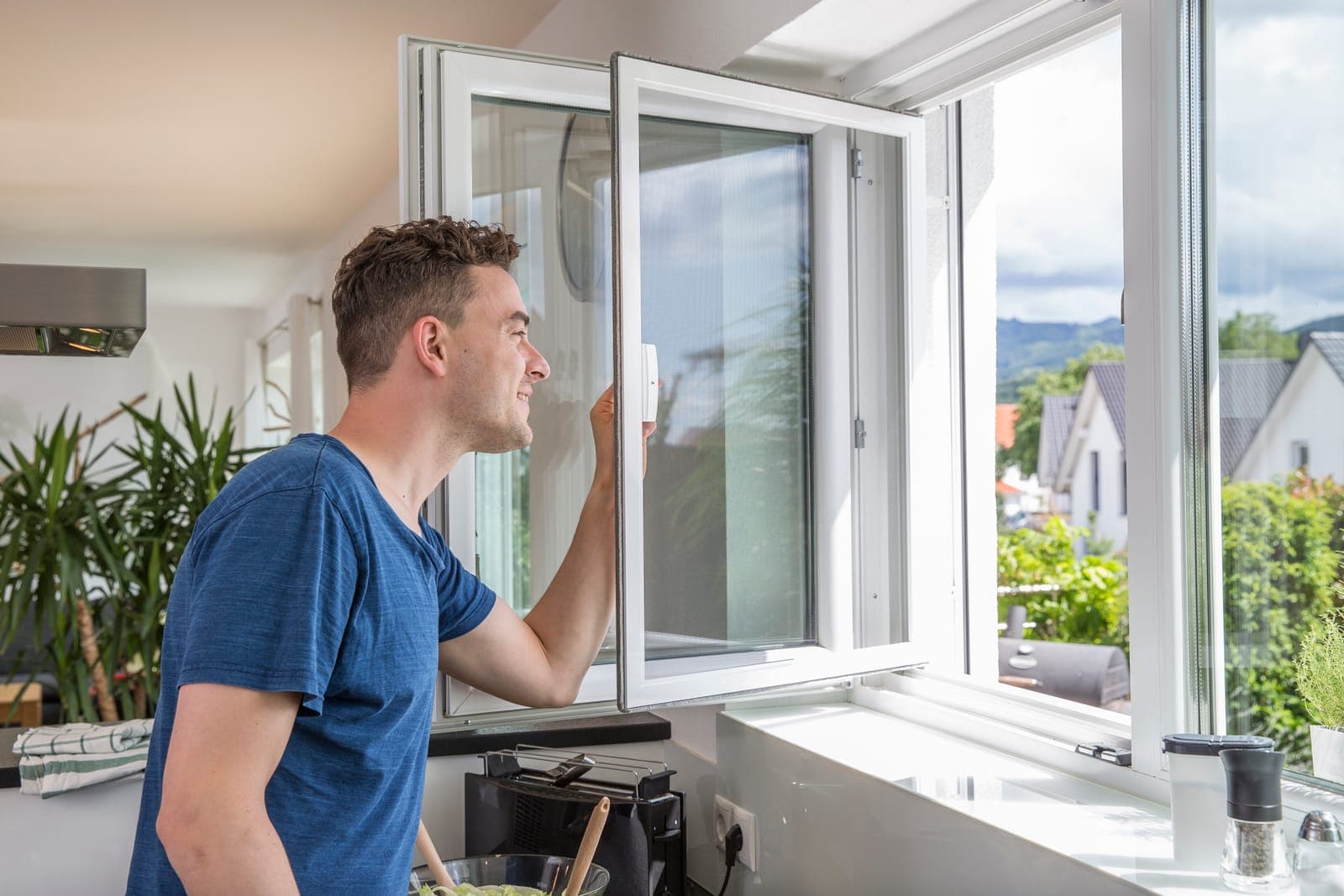NEHER Insektenschutz-Drehrahmen am Pendelfenster, Innenansicht